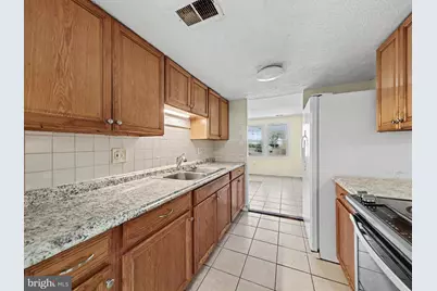 8216 Claremont Woods Drive, Alexandria, VA 22309 - Photo 5