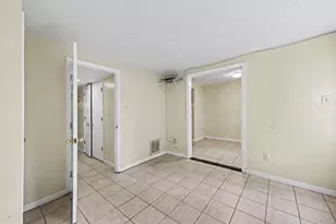 8216 Claremont Woods Dr, Alexandria, VA 22309 - Photo 7