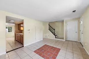 8216 Claremont Woods Dr, Alexandria, VA 22309 - Photo 3