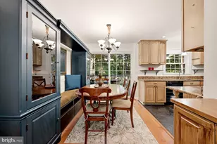 14844 Maidstone Ct, Centreville, VA 20120 - Photo 7