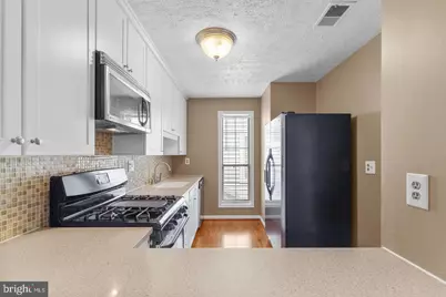 10131 Oakton Terrace Road, Oakton, VA 22124 - Photo 15