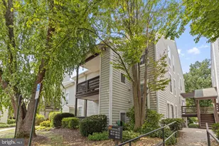 10131 Oakton Terrace Rd, Oakton, VA 22124 - Photo 1