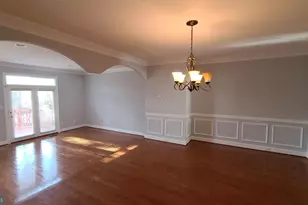 8172 Madrillon Ct, Vienna, VA 22182 - Photo 9