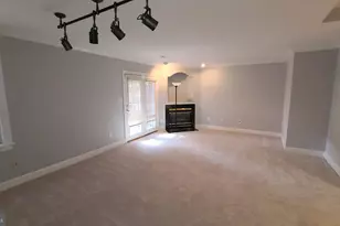 8172 Madrillon Ct, Vienna, VA 22182 - Photo 23