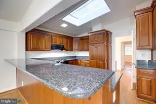 2505 Leeds Rd, Oakton, VA 22124 - Photo 17