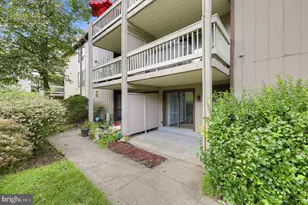 5803 Royal Ridge Dr, Springfield, VA 22152 - Photo 3