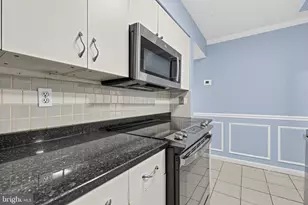 5803 Royal Ridge Dr, Springfield, VA 22152 - Photo 15