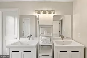 9945 Woodrow St, Vienna, VA 22181 - Photo 53