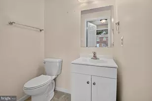 7988 Tyson Oaks Cir, Vienna, VA 22182 - Photo 3