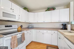12044 Trumbull Way, Reston, VA 20190 - Photo 25