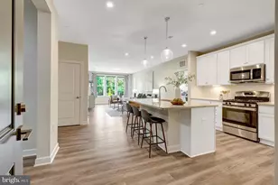 3927 Fair Ridge Dr, Fairfax, VA 22033 - Photo 3