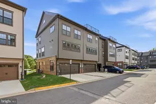 12558 Oviation Dr, Fairfax, VA 22033 - Photo 41