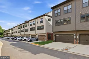 12558 Oviation Dr, Fairfax, VA 22033 - Photo 43