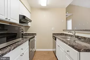 8633 Beekman Pl, Alexandria, VA 22309 - Photo 13