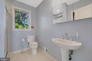 756 Applewood Ln, Great Falls, VA 22066 - Photo 23