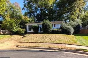 1412 Patrick Cir SW, Vienna, VA 22180 - Photo 1