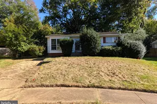 1412 Patrick Cir SW, Vienna, VA 22180 - Photo 3