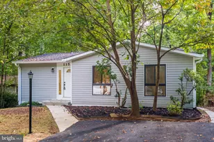 11586 Red Leaf Ct, Reston, VA 20191 - Photo 3