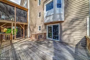 7679 Green Garland Dr, Springfield, VA 22153 - Photo 35
