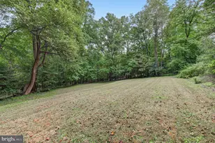 10708 Meadowood Dr, Vienna, VA 22181 - Photo 3