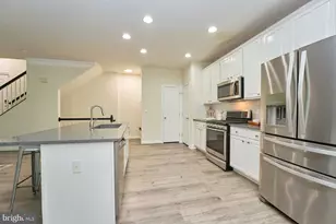 13538 Davinci Ln, Herndon, VA 20171 - Photo 5