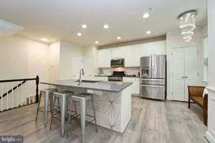 13538 Davinci Ln, Herndon, VA 20171 - Photo 3