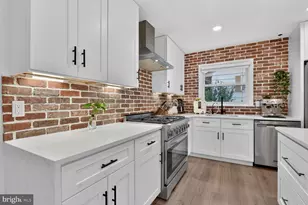 1107 Hillcrest Dr SW, Vienna, VA 22180 - Photo 11