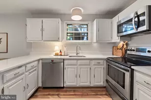 6803 Field Master Dr, Springfield, VA 22153 - Photo 7