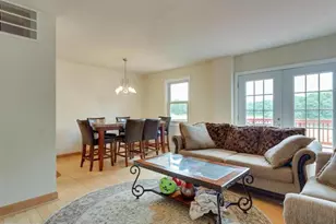 9902 Lakepointe Dr, Burke, VA 22015 - Photo 9