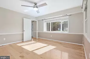 4111 Meadow Hill Ln, Fairfax, VA 22033 - Photo 5