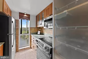 11400 Washington Plaza W, Reston, VA 20190 - Photo 7
