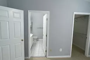6309 Meadow Glade Ln, Centreville, VA 20121 - Photo 5