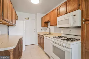 6631 Wakefield Dr, Alexandria, VA 22307 - Photo 7