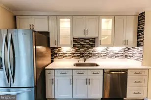4267 Fox Lake Dr, Fairfax, VA 22033 - Photo 9