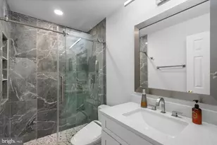 2048 Pieris Ct, Vienna, VA 22182 - Photo 21