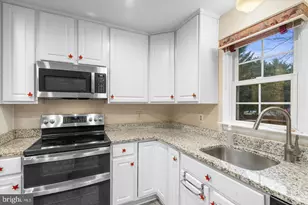 2048 Pieris Ct, Vienna, VA 22182 - Photo 13