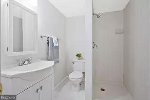 6401 Old Scotts Ct, Springfield, VA 22152 - Photo 31