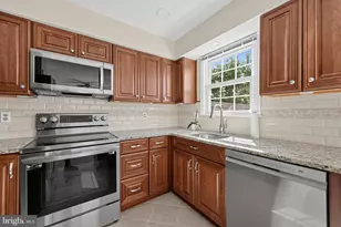 7427 Salford Ct, Alexandria, VA 22315 - Photo 17