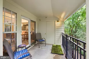1369 Garden Wall Cir, Reston, VA 20194 - Photo 21