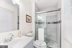 4076 Championship Dr, Annandale, VA 22003 - Photo 23