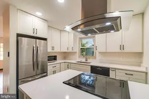 6502 Carriage Dr, Alexandria, VA 22310 - Photo 7