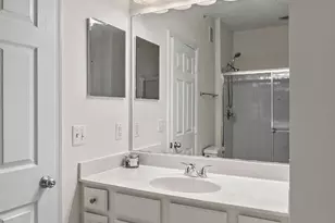 1511 N N Point Dr, Reston, VA 20194 - Photo 19