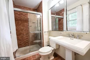 7212 Hadlow Dr, Springfield, VA 22152 - Photo 35