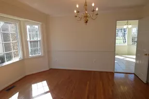 8205 Bell Ln, Vienna, VA 22182 - Photo 11