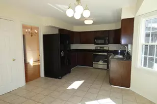 8205 Bell Ln, Vienna, VA 22182 - Photo 5