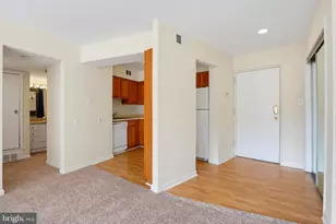 5800 Royal Ridge Dr, Springfield, VA 22152 - Photo 5