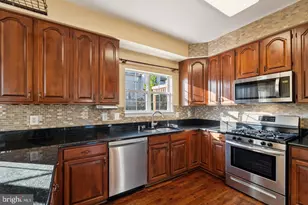 2560 James Maury Dr, Herndon, VA 20171 - Photo 7