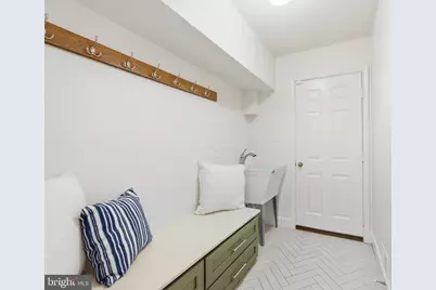 8461 Holly Leaf Drive, McLean, VA 22102 - Photo 21