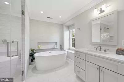 8461 Holly Leaf Drive, McLean, VA 22102 - Photo 35