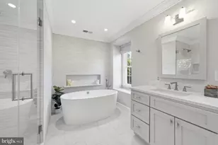 8461 Holly Leaf Dr, McLean, VA 22102 - Photo 35